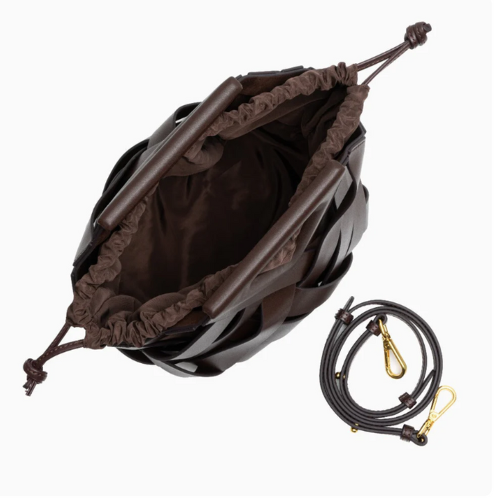 BOLSA-FEMININA-PEQUENA-MODELO-TRAMAS-MARROM-02