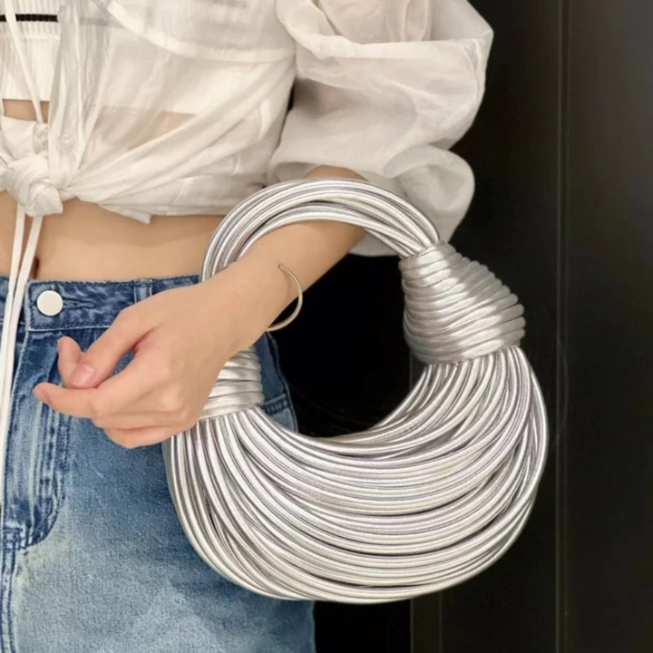 BOLSA-FEMININA-TRANSVERSAL-NOIR-05