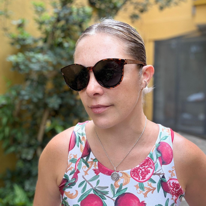 OCULOS-DE-SOL-FEMININO-REDONDO-EM-ACETATO-TARTARUGA-02
